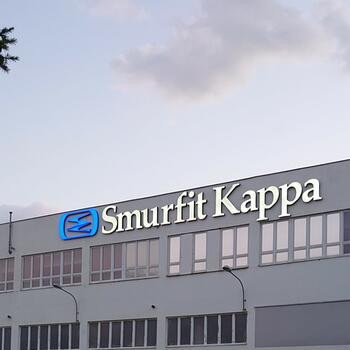 Smurfit Kappa – světelný nápis