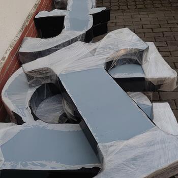 Reference: Smurfit Kappa – světelný nápis 