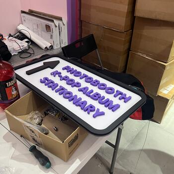 Reference: Světelné nápisy a 3D písmo – KS Space 