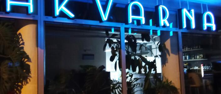 Reference AKVÁRNA neonový nápis 