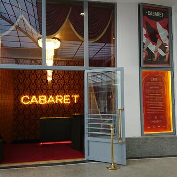 Neonový nápis CABARET